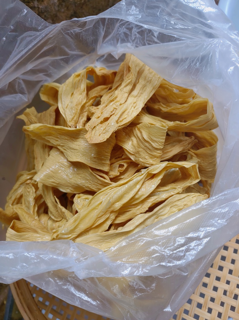 纯手工黄豆腐竹半斤25，纯手工量不多，一个月大概几百斤