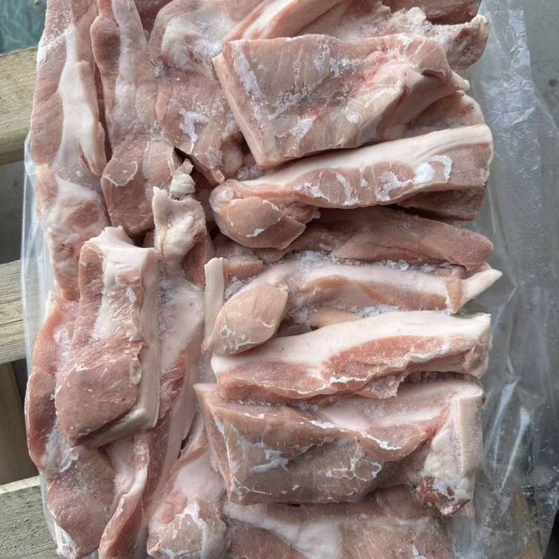 带皮五花肉块，4元一斤，一件80元