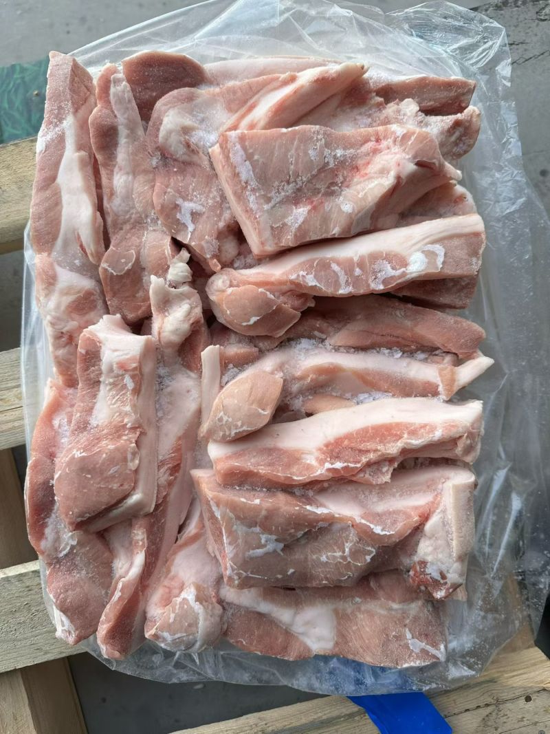 带皮五花肉块，4元一斤，一件80元