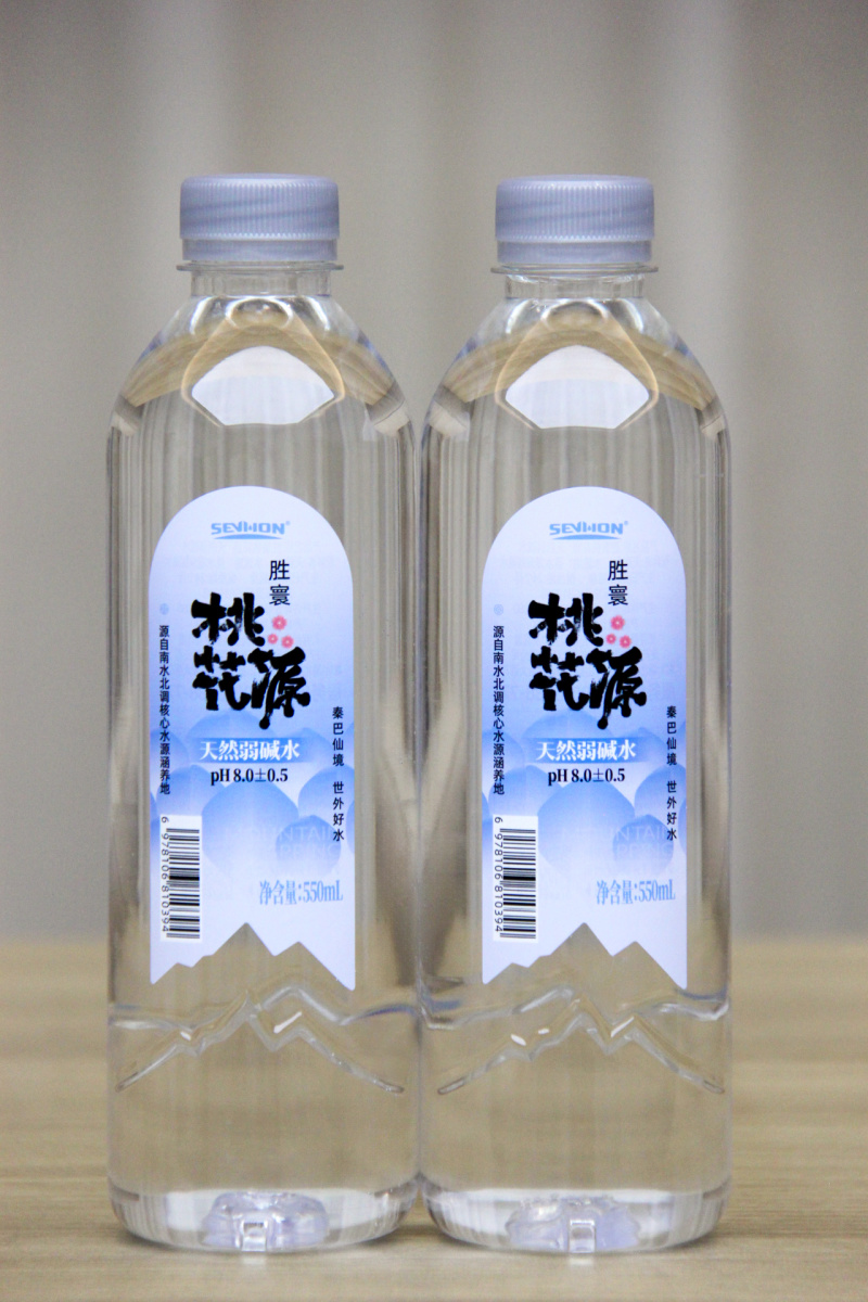 天然弱碱水，南水北调源头水源，全年1级饮用水标准。