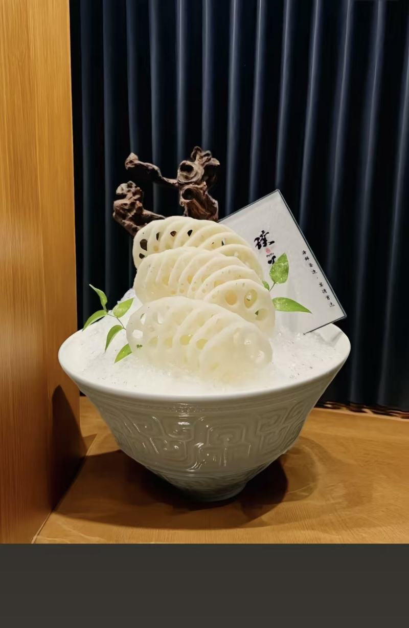马踏湖水果藕，脆嫩无渣，鲜甜爽口，适合各大高端酒！