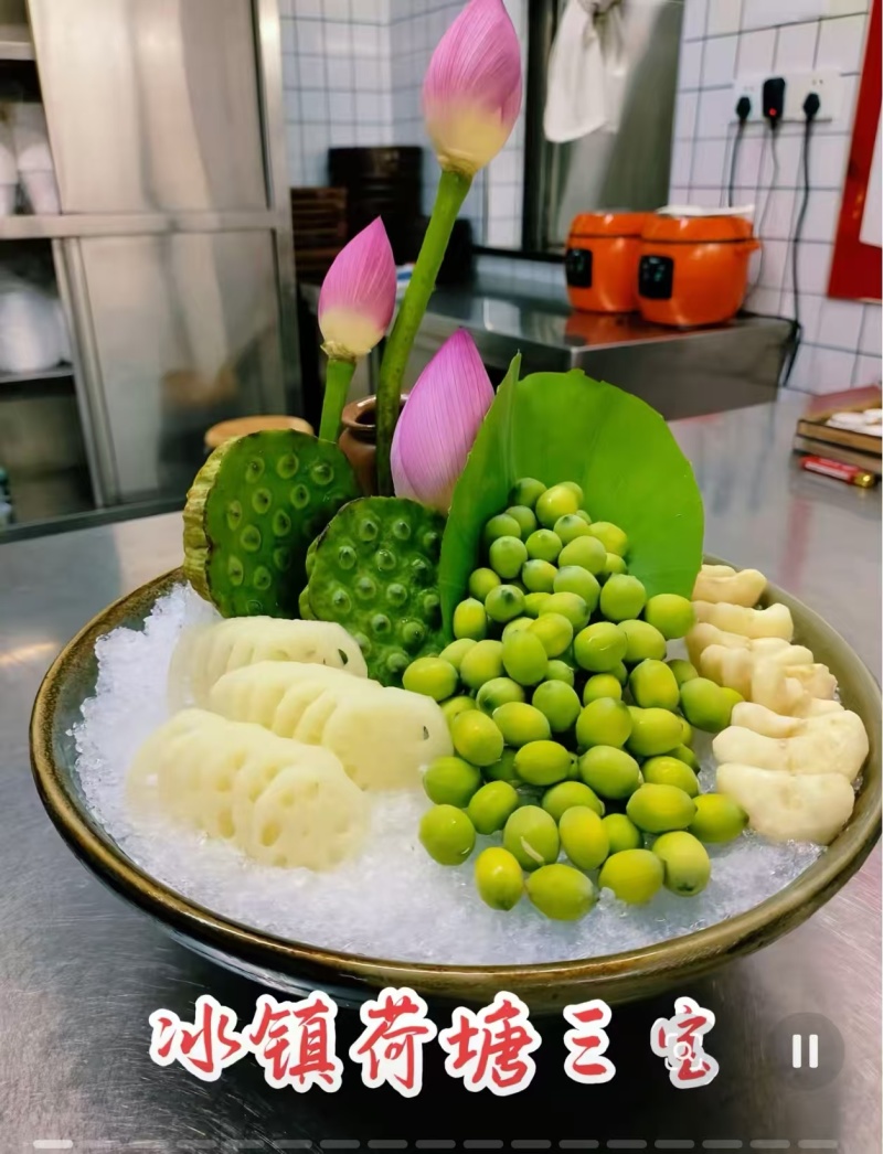 马踏湖水果藕，脆嫩无渣，鲜甜爽口，适合各大高端酒！