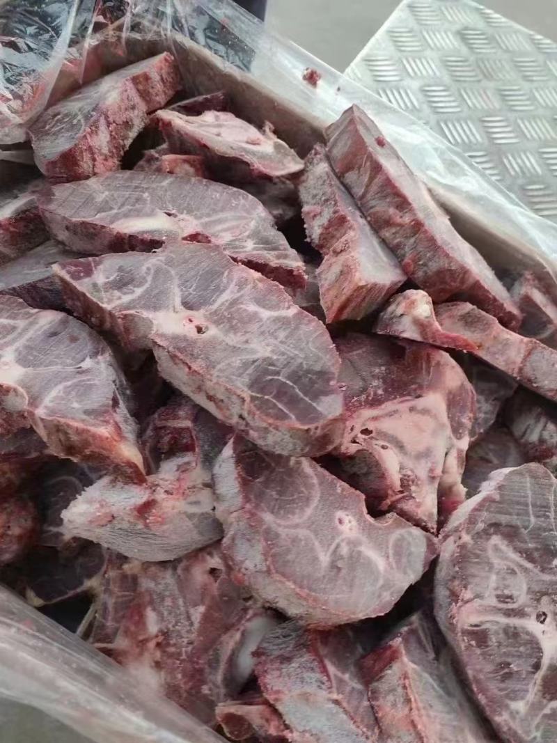满肉牛脖骨，福利款价格很美丽，欢迎看货