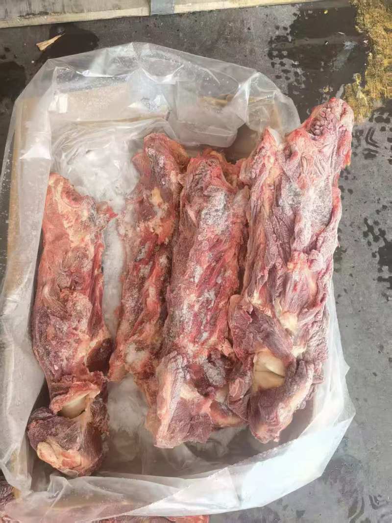 满肉牛脖骨，福利款价格很美丽，欢迎看货