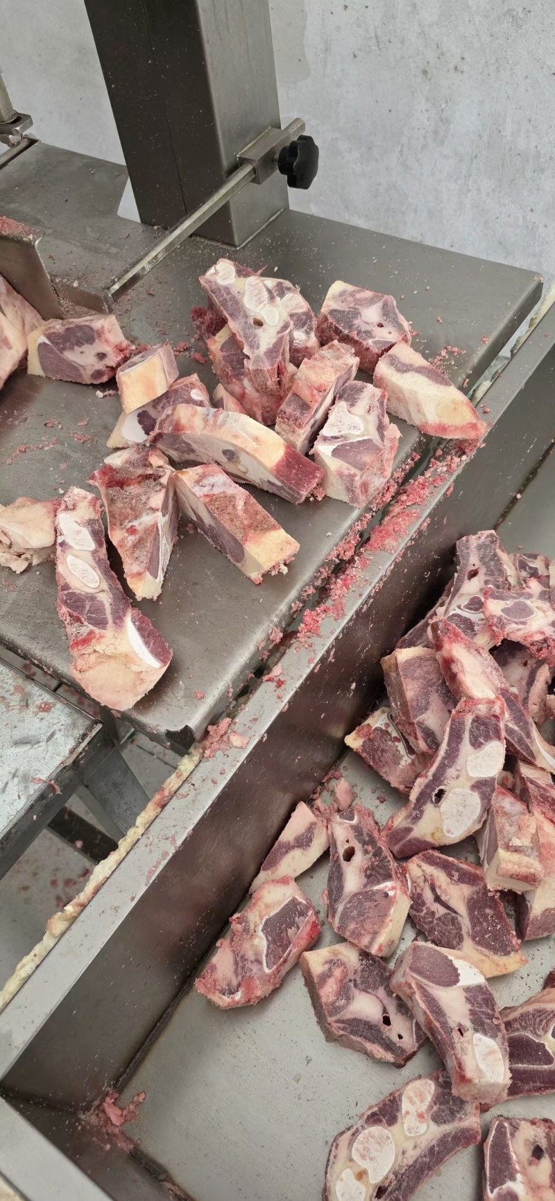 满肉牛胸骨