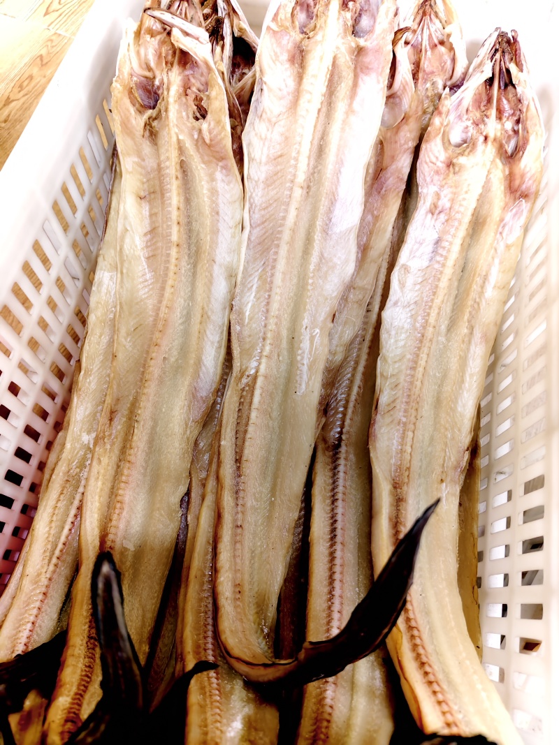青岛特色淡晒鳗鳞鱼干一卤鲜半干不咸油鳗鲞