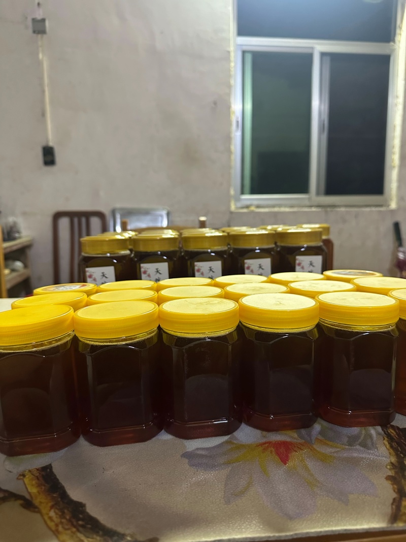 三农自养农家蜂蜜糖，品质保障，味道很香，顺丰包邮