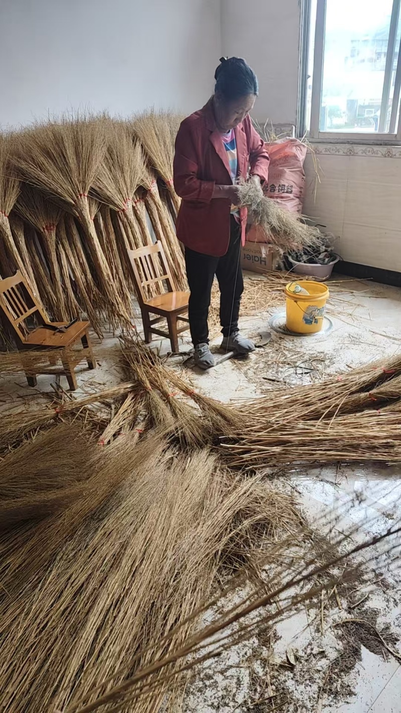 扫帚，