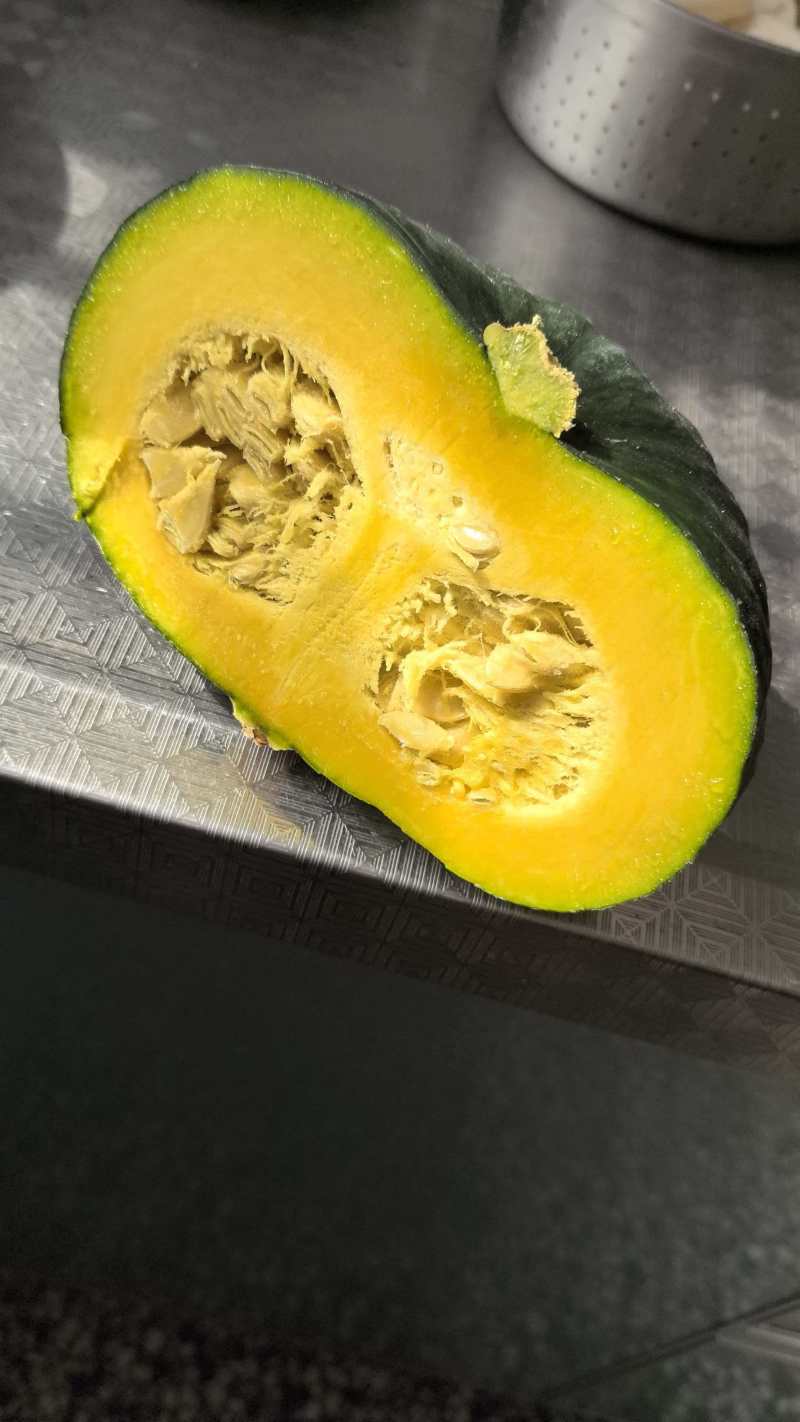 板栗南瓜，大量供应欢迎新老朋友光临本店，10吨起批，