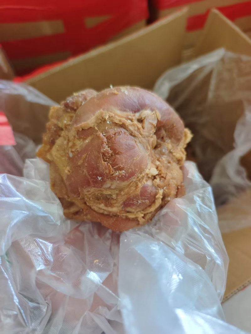 酱香猪腱子，直接切片装盘就可以味道非常好