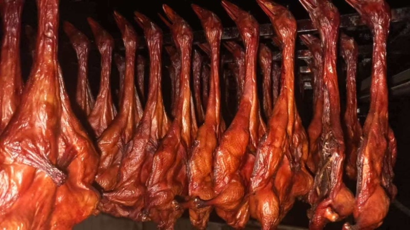 板鸭烟熏板鸭