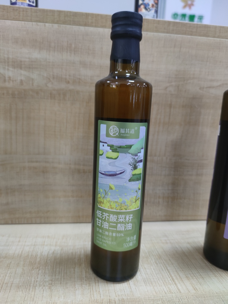 核桃油1.8L桶装；500ml礼盒装（2瓶）118元/盒