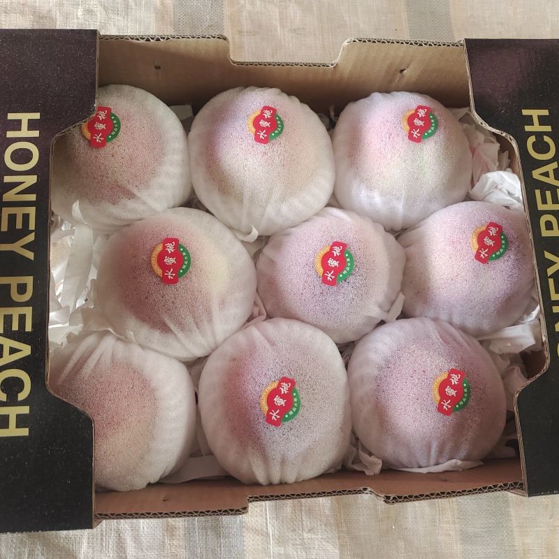 江苏徐州新沂水蜜桃，果肉细腻，核小肉厚水蜜桃