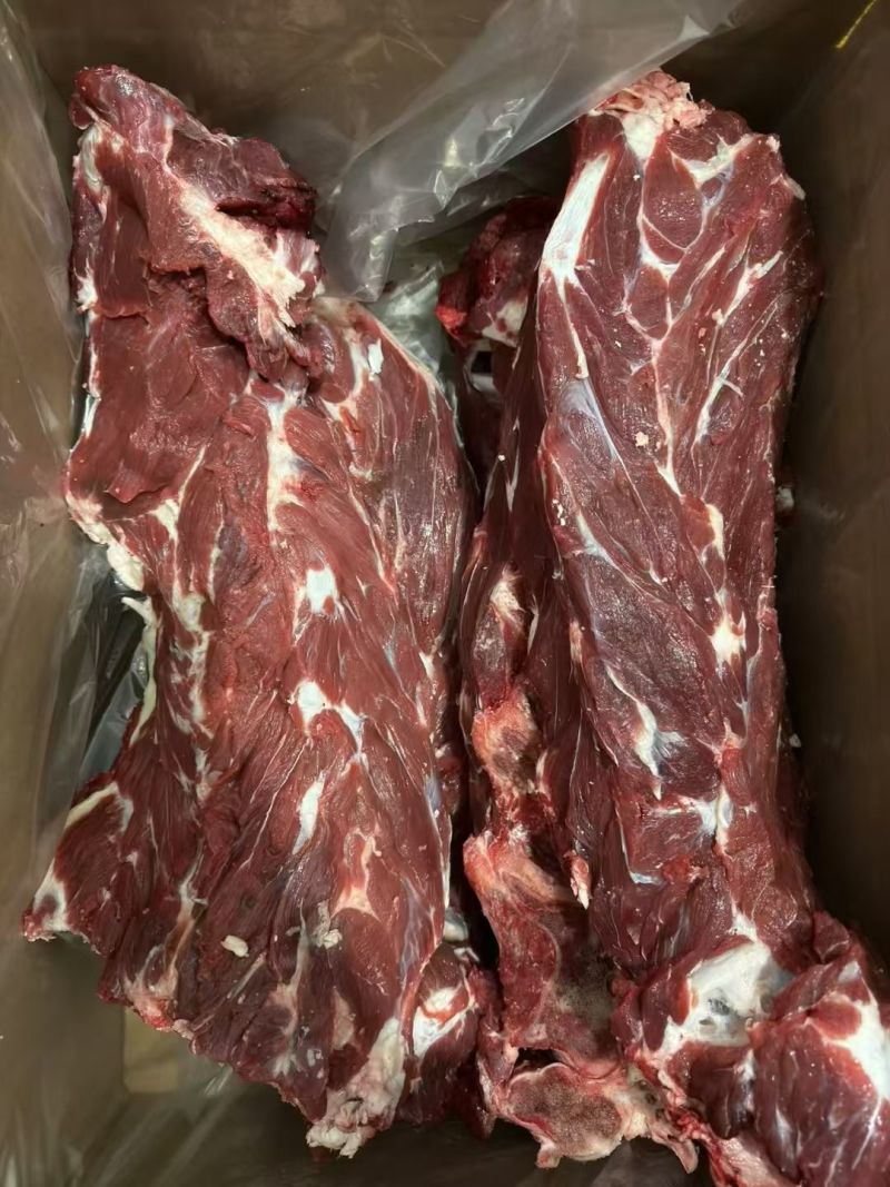 国产满肉牛脖骨，公牛可切片，每天新鲜货，有检疫，实图拍摄