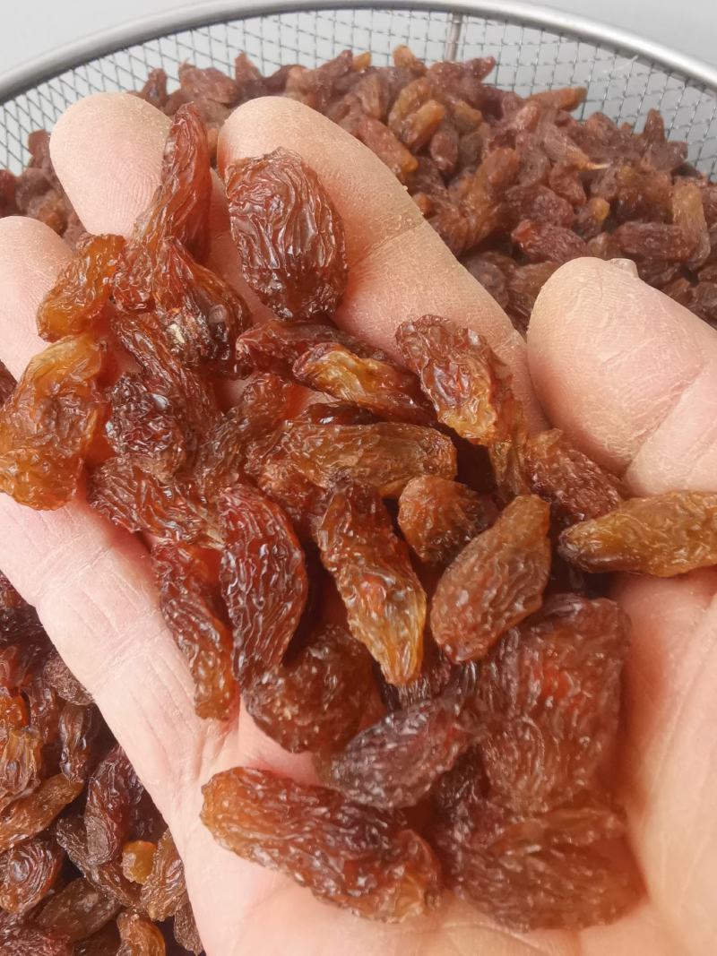 吐鲁番特产，马奶子葡萄干，果香核脆营养丰富
