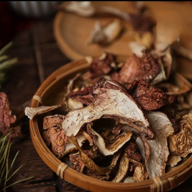 高原野生青杠菌干货天然菌菇肉质厚实产地直供大批量批发
