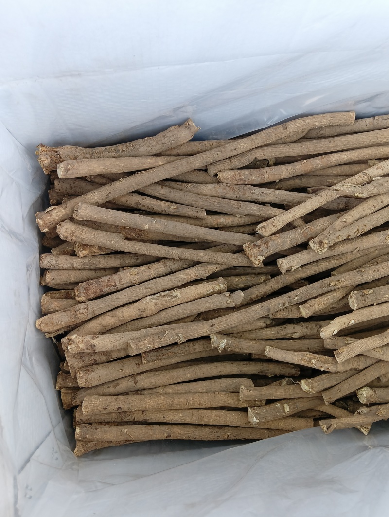 甘肃原产黄芪特大条价格便宜货源充足欢迎来电