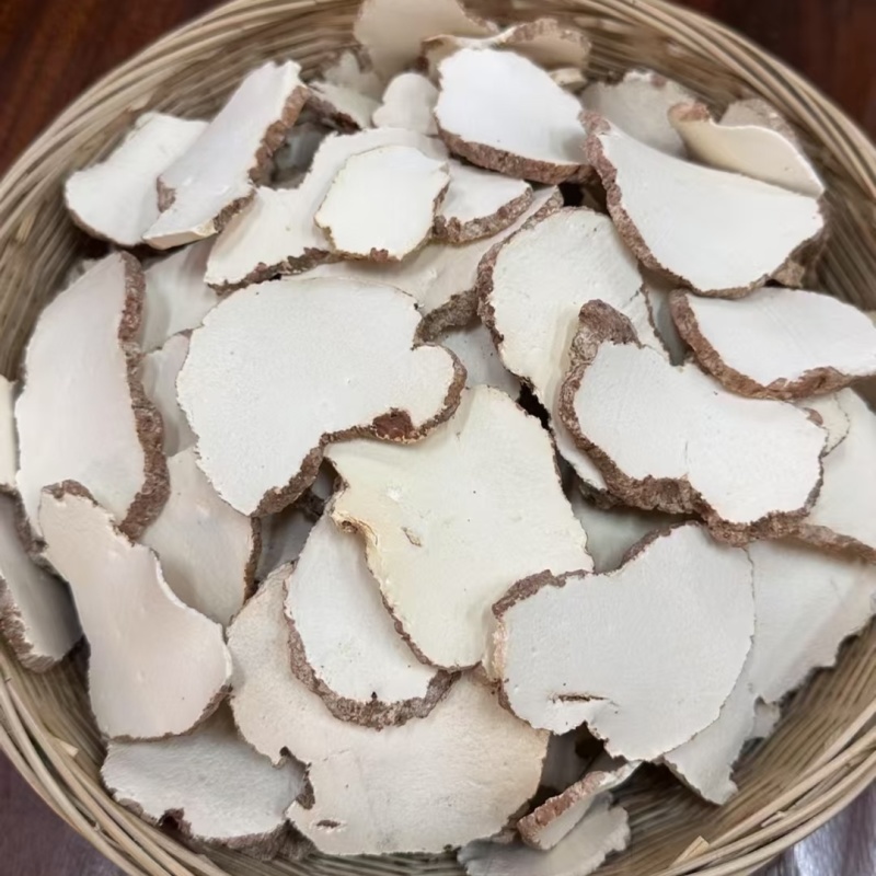 深山原产虎乳菌干片，无硫原色，肉质厚实，整箱散批都接