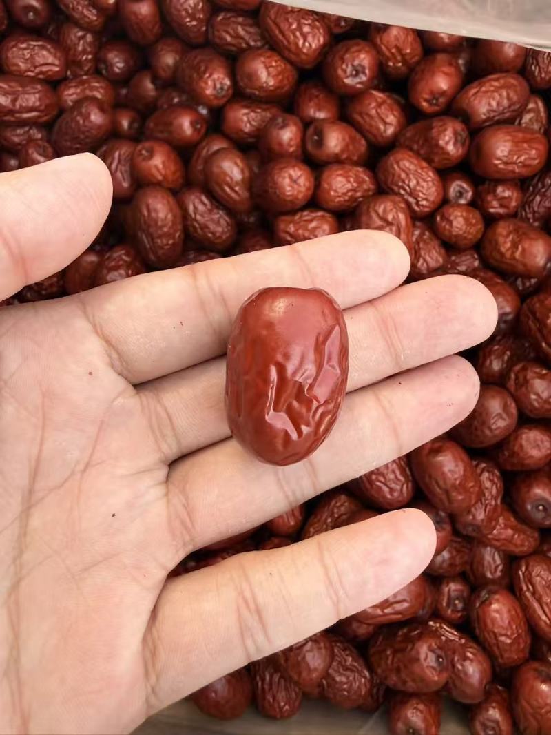 灰枣，产地直发，量大从优，欢迎老板视频看货。