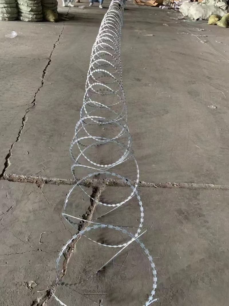 防盗铁丝网刀片刺网围栏防护网