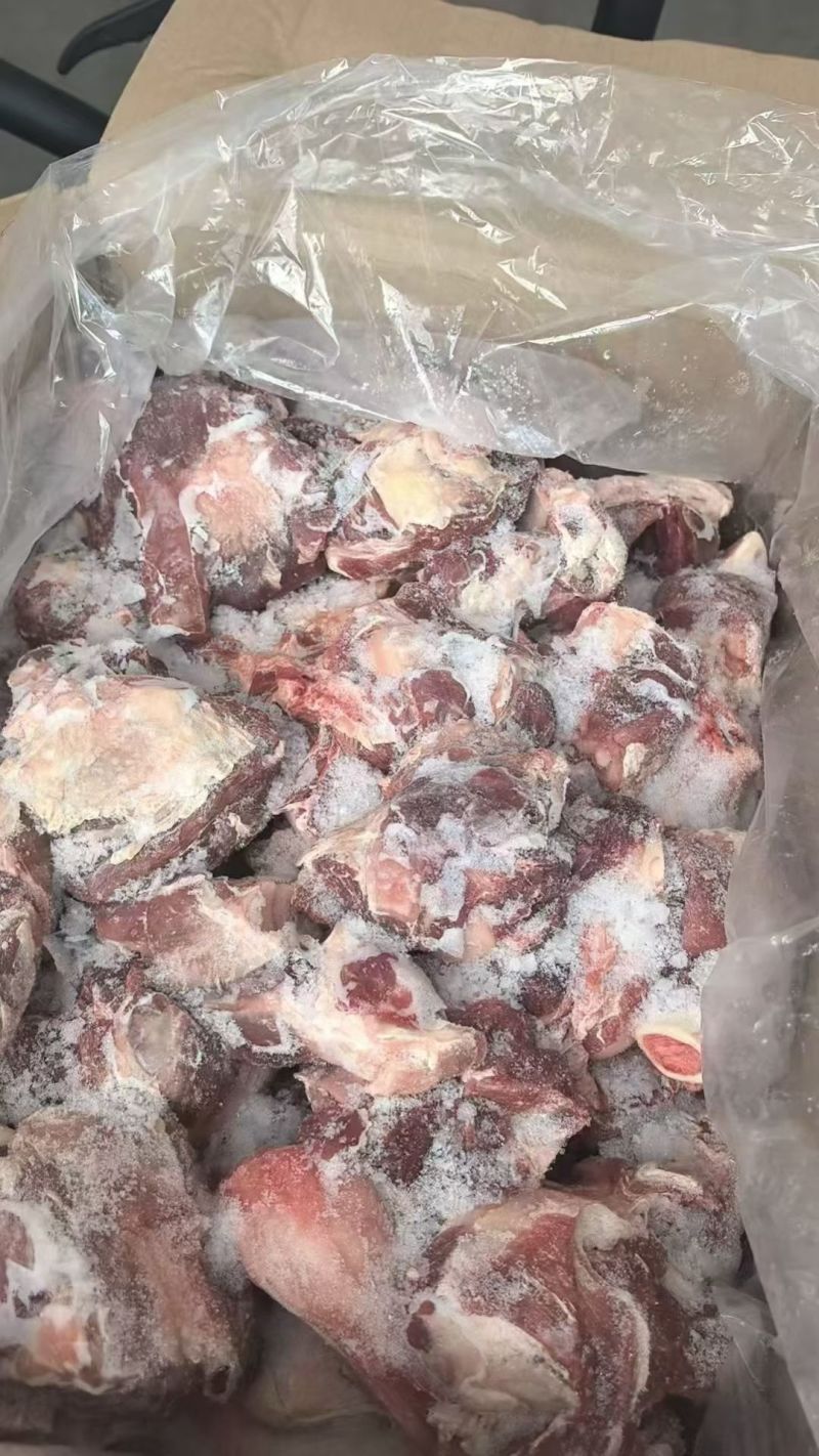 满肉羊棒骨，含肉率高，实拍质量看得见，可以熬汤吃肉吸骨髓