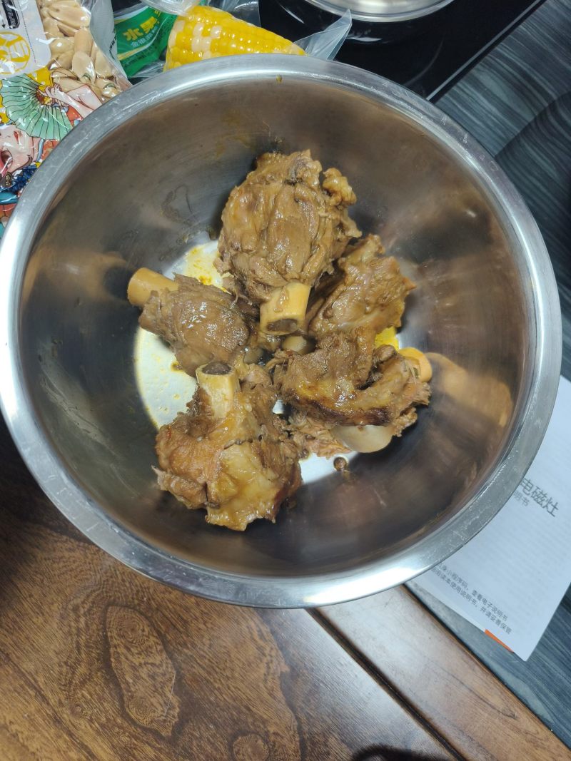 满肉羊棒骨，含肉率高，实拍质量看得见，可以熬汤吃肉吸骨髓