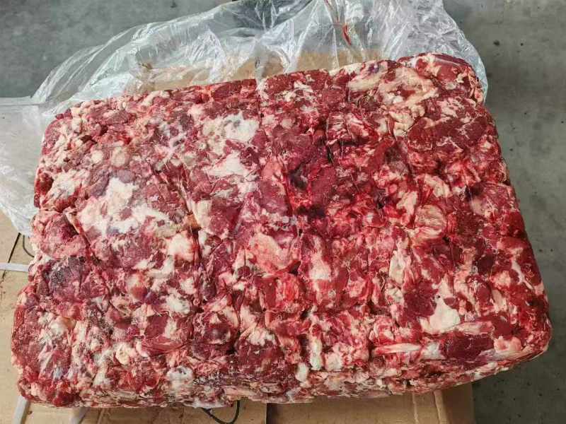 牛碎肉，纯干货，90比例瘦，颜色鲜价格便宜，实拍