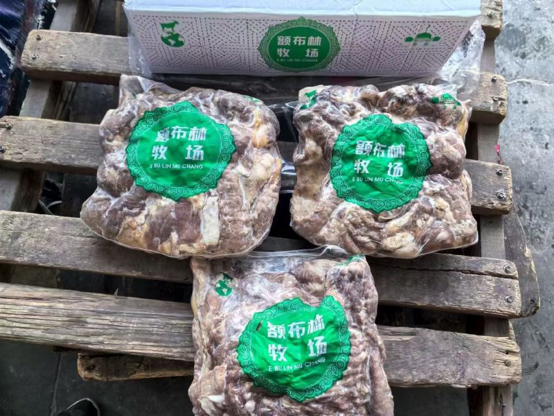 额布林熟羊肉，块大精修无肥油，货源稳定，质量保证。