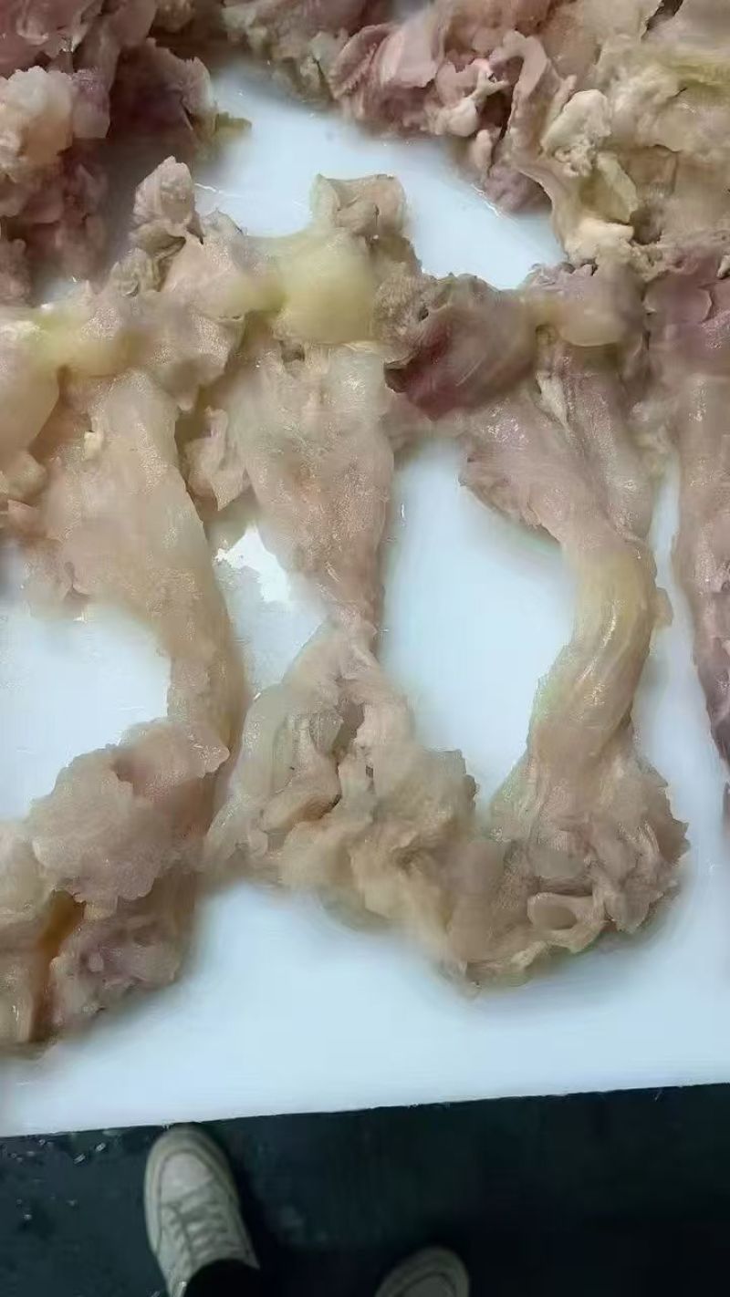 清水煮熟牛蹄筋，纯干货不碱发0添加，都长筋，质量稳定。