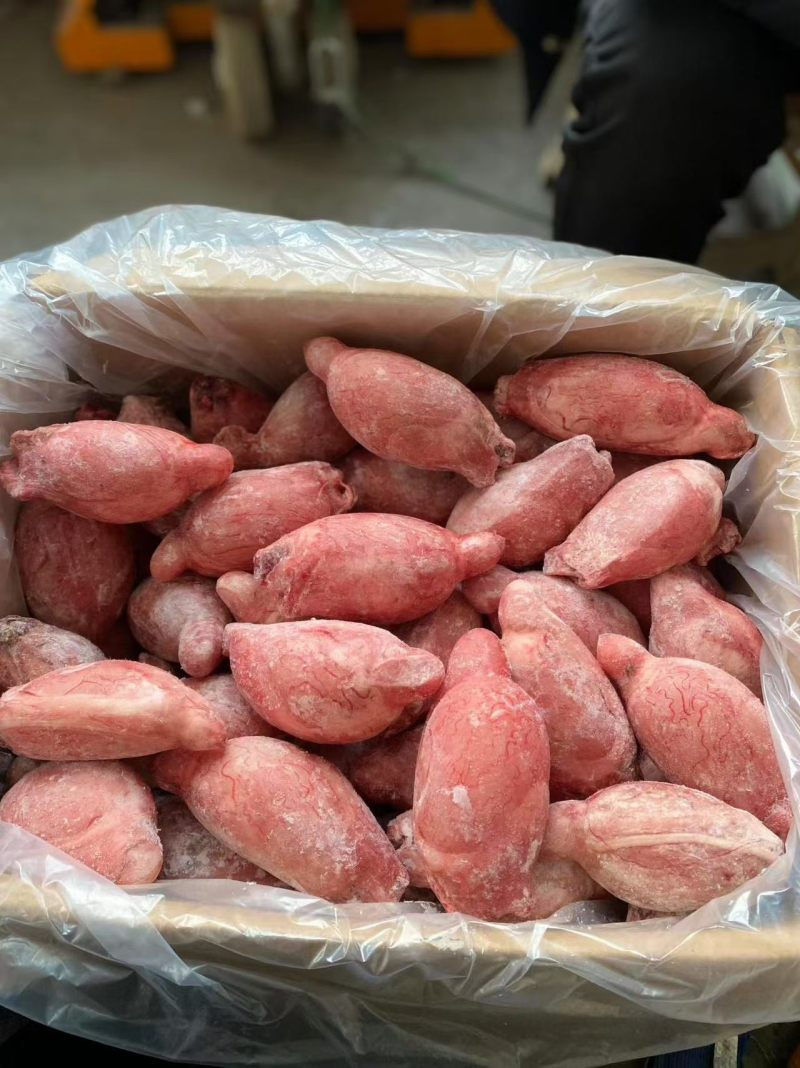 新疆鲜冻羊宝，各种规格大小都有，可按客户要求分拣大小