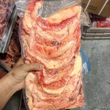 大块牛月牙胸口油