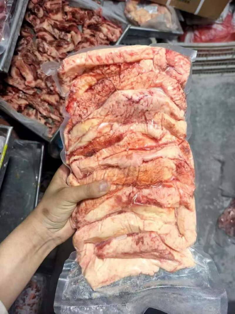 大块牛月牙胸口油
