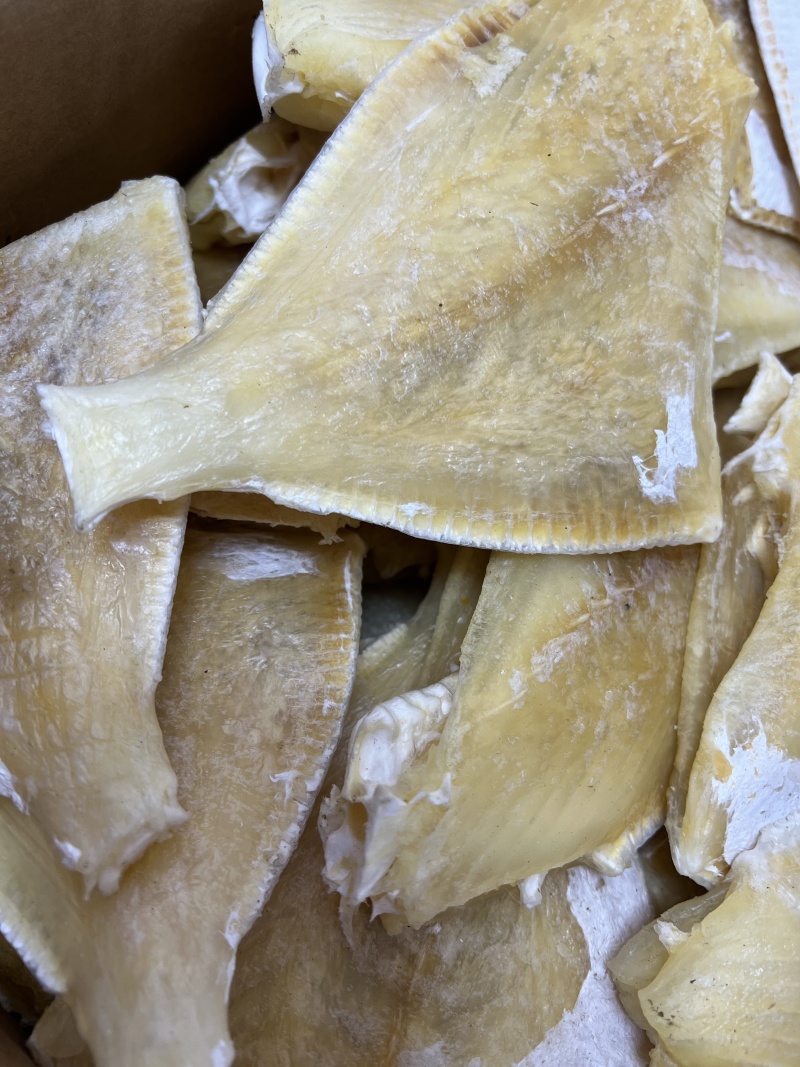 羊皮鱼干羊肉鱼干地摊电商批发羊肉角鱼干干鱼