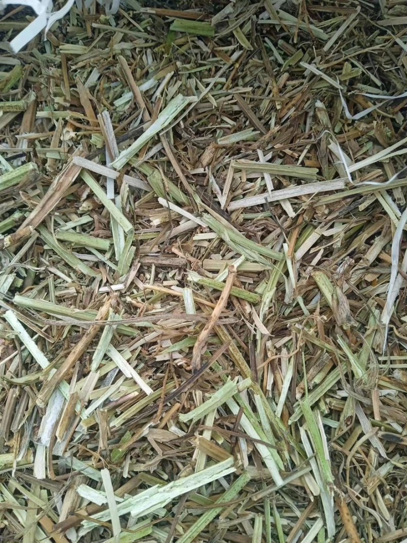 出售花生秧草十二吨左右,联系电话***********