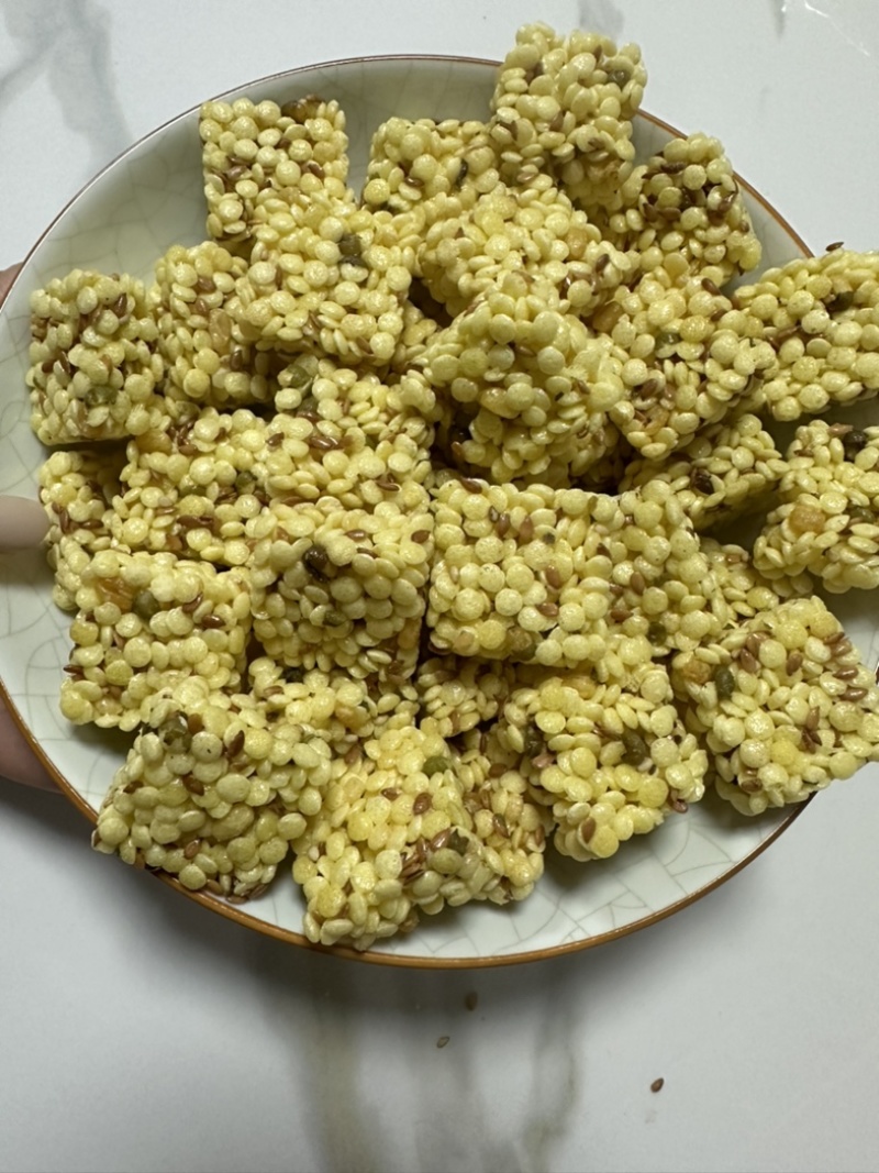 亚麻籽绿豆酥工厂源头直销一箱净重10斤，摆地摊赶大集。