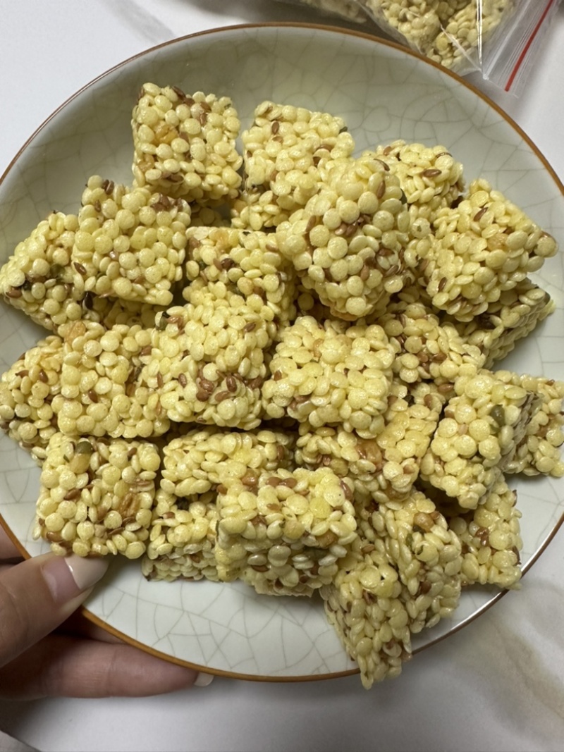 亚麻籽绿豆酥工厂源头直销一箱净重10斤，摆地摊赶大集。