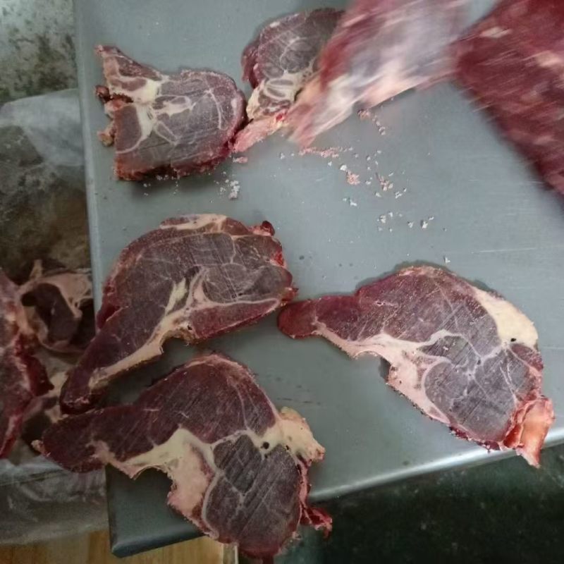满肉牛脖骨