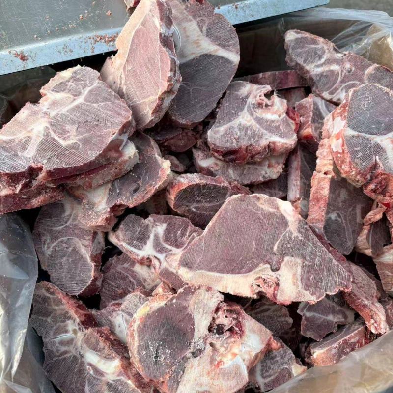 **满肉牛脖骨