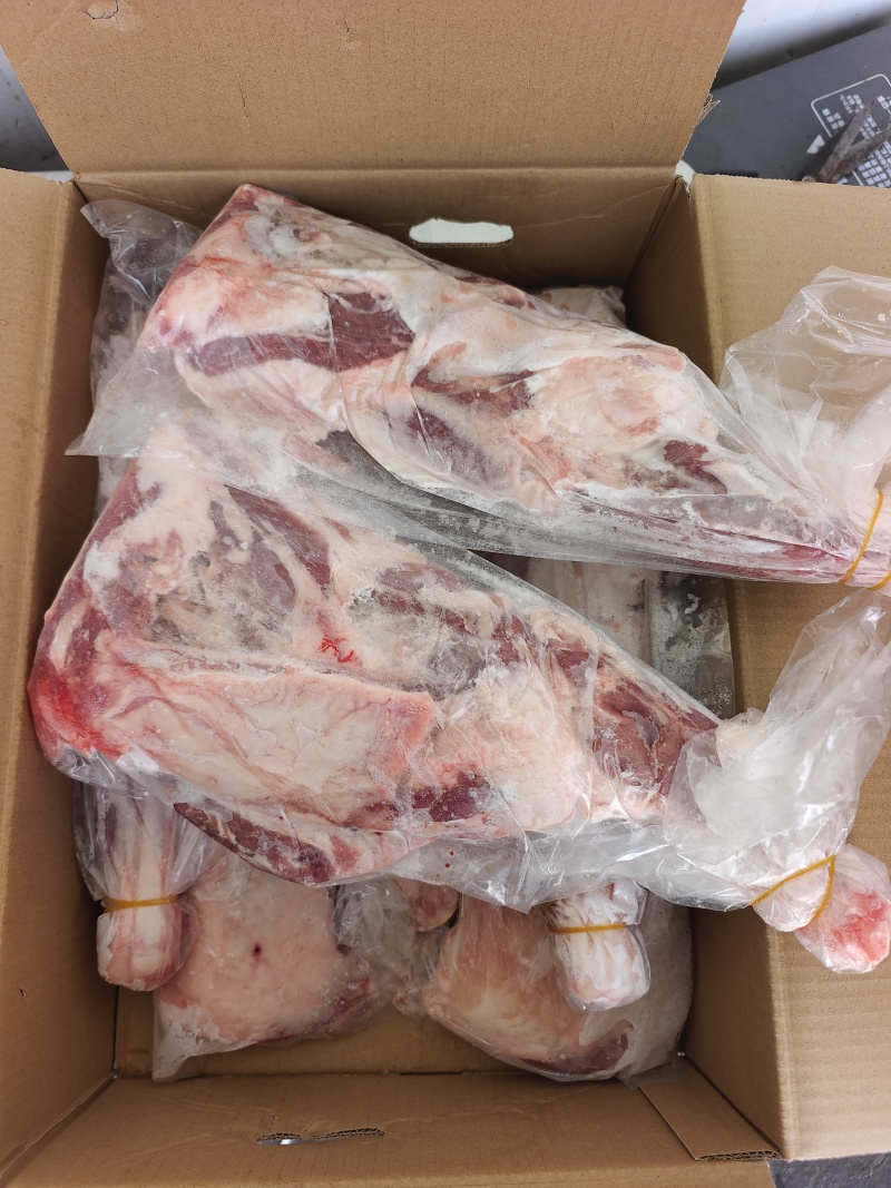 【羔羊带骨前腿】草地羊的标准件19斤，烧烤必备！鲜嫩可口