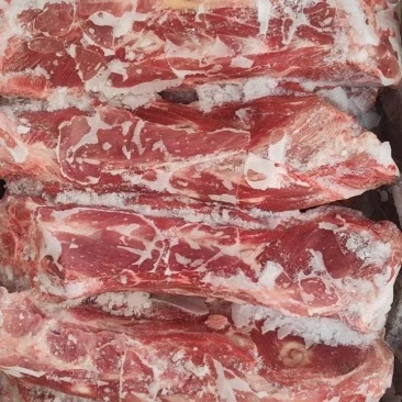 满肉羔羊长脖骨，肉肉多多质量看得可以按客户要求加工切块