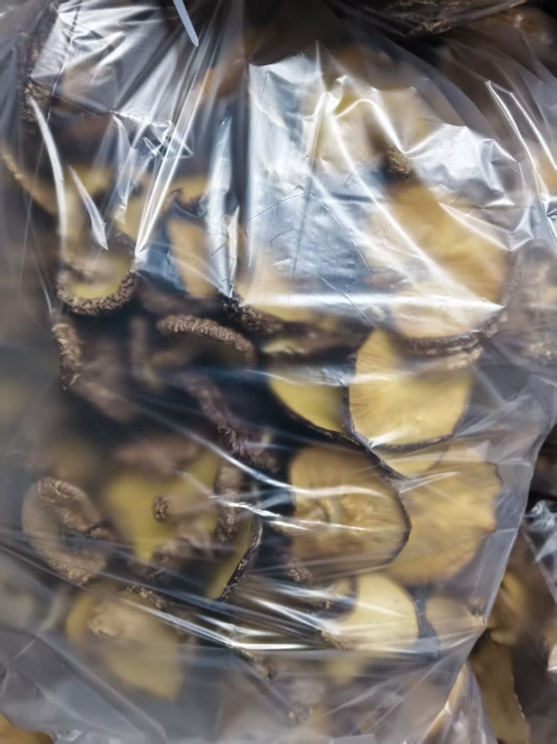 椴木香菇烤片，电商货质量好，需要联系，不多了