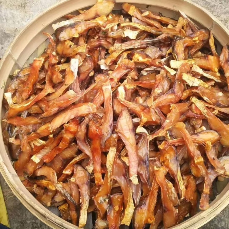 火焙烟熏烘干草鱼块干鱼仔小鱼干有盐干度好