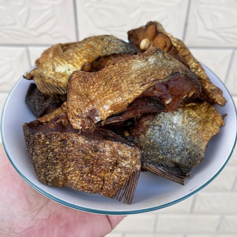 白鱼块干烟熏烘干白鲢鱼块有盐