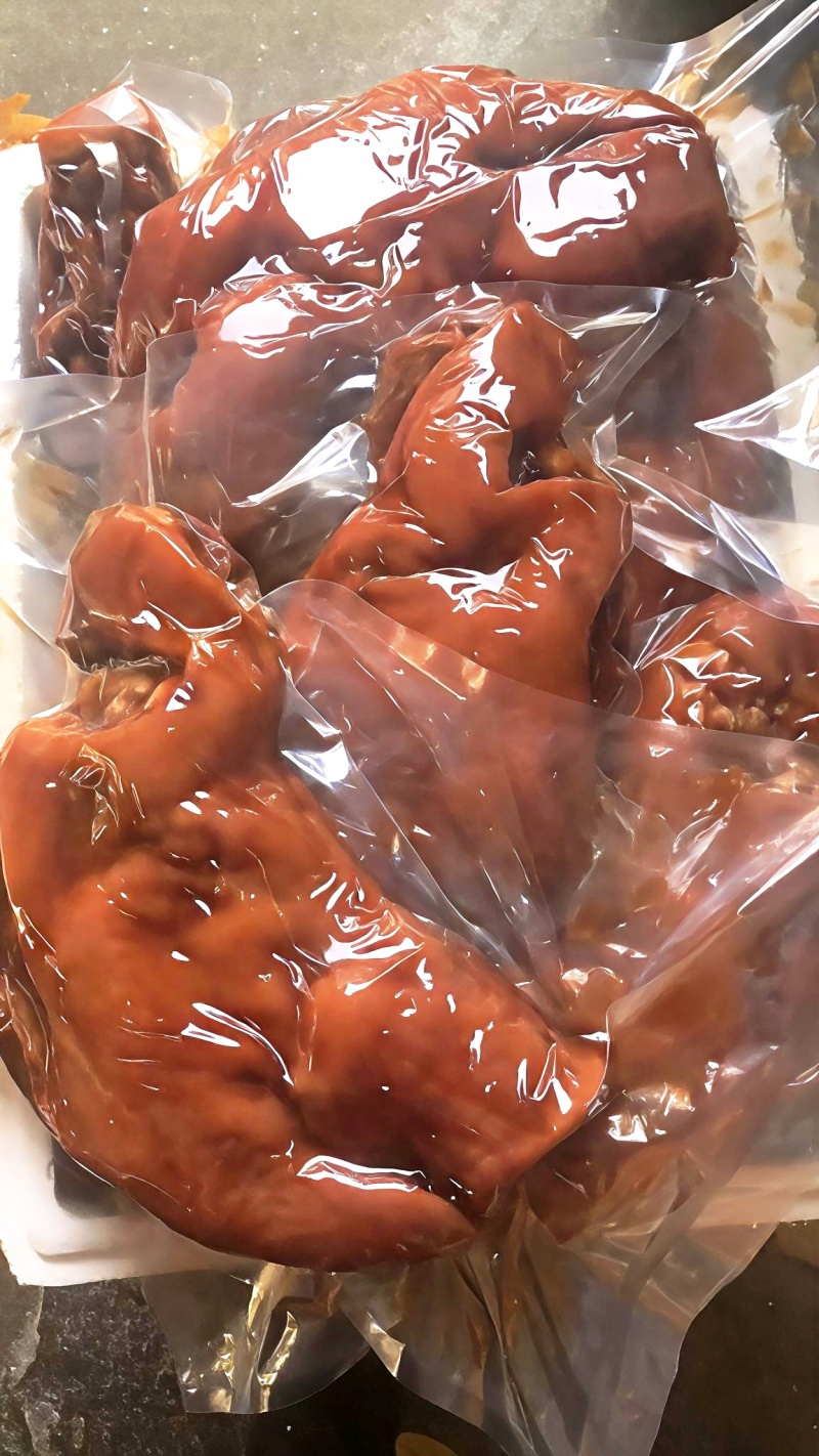 传统工艺卤制五香猪头肉冷链物流可定制包装电商直播超市销售