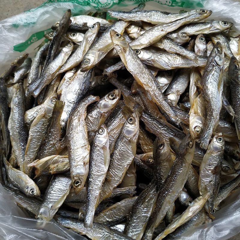 小白条亮白条鱼干蓝刀鱼干烟熏烘干