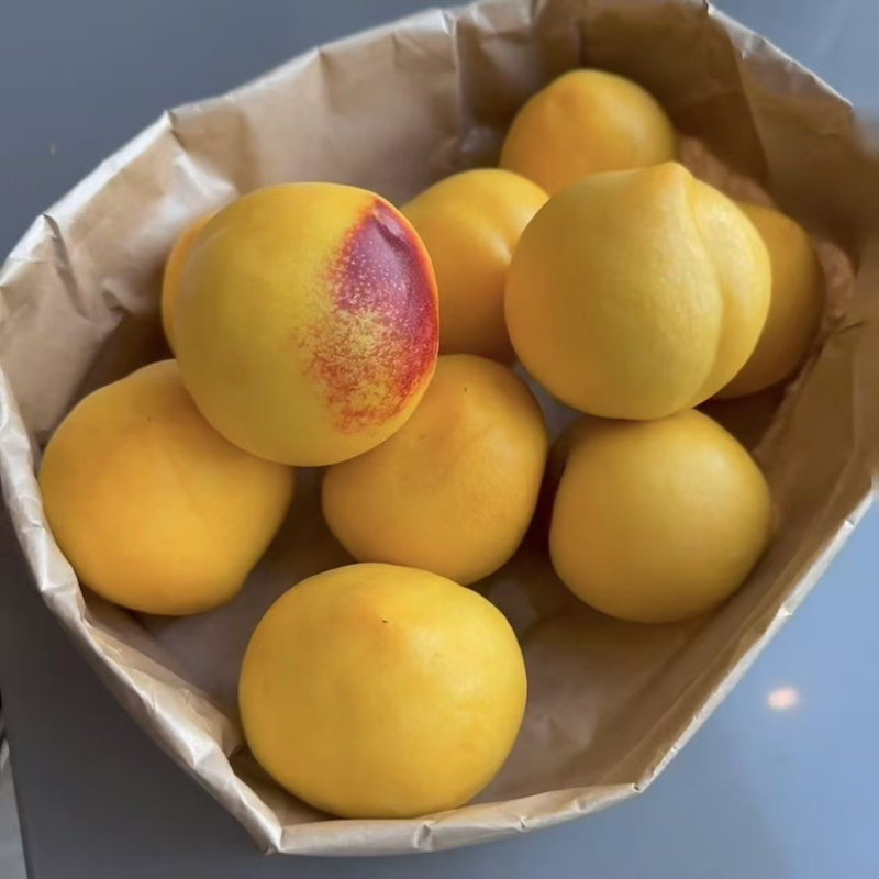 新鲜精品桃子黄桃一手货源产地直发量大从优