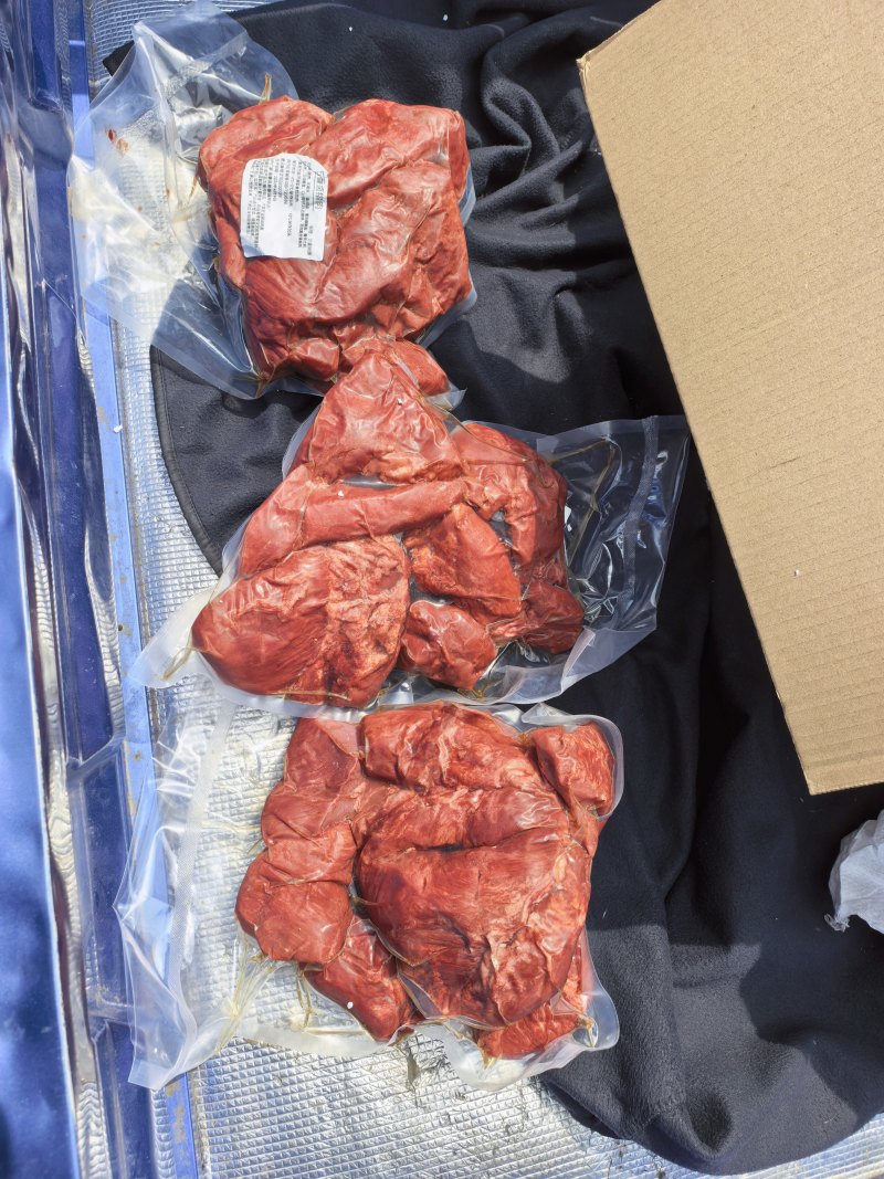 熟猪肉二号肉五香口味，真空独立包装，使用方便手续齐