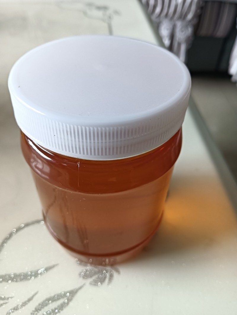 中药材党参花蜂蜜生产在千年药乡甘肃陇南血红色不易结晶。