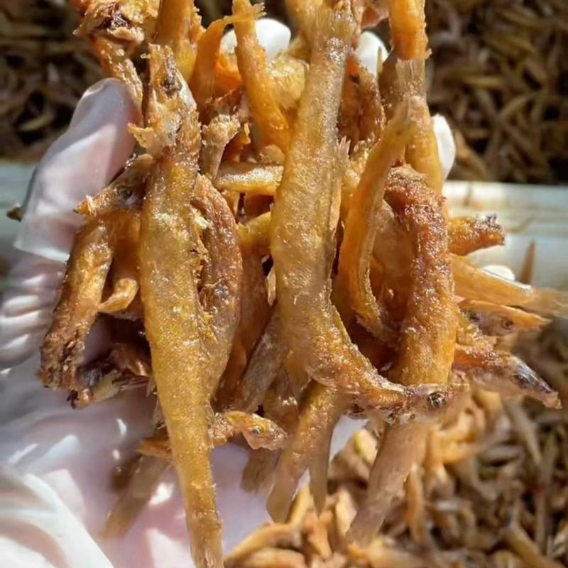 泥鳅展会地摊万绿湖油炸泥鳅干香酥小河鱼五香香辣泥鳅干