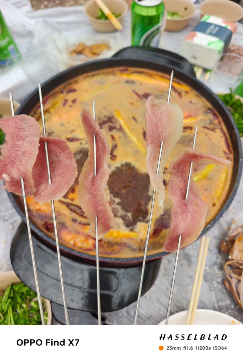 切片带皮牛肉，火锅冒菜串串，产品自然解冻均可使用。